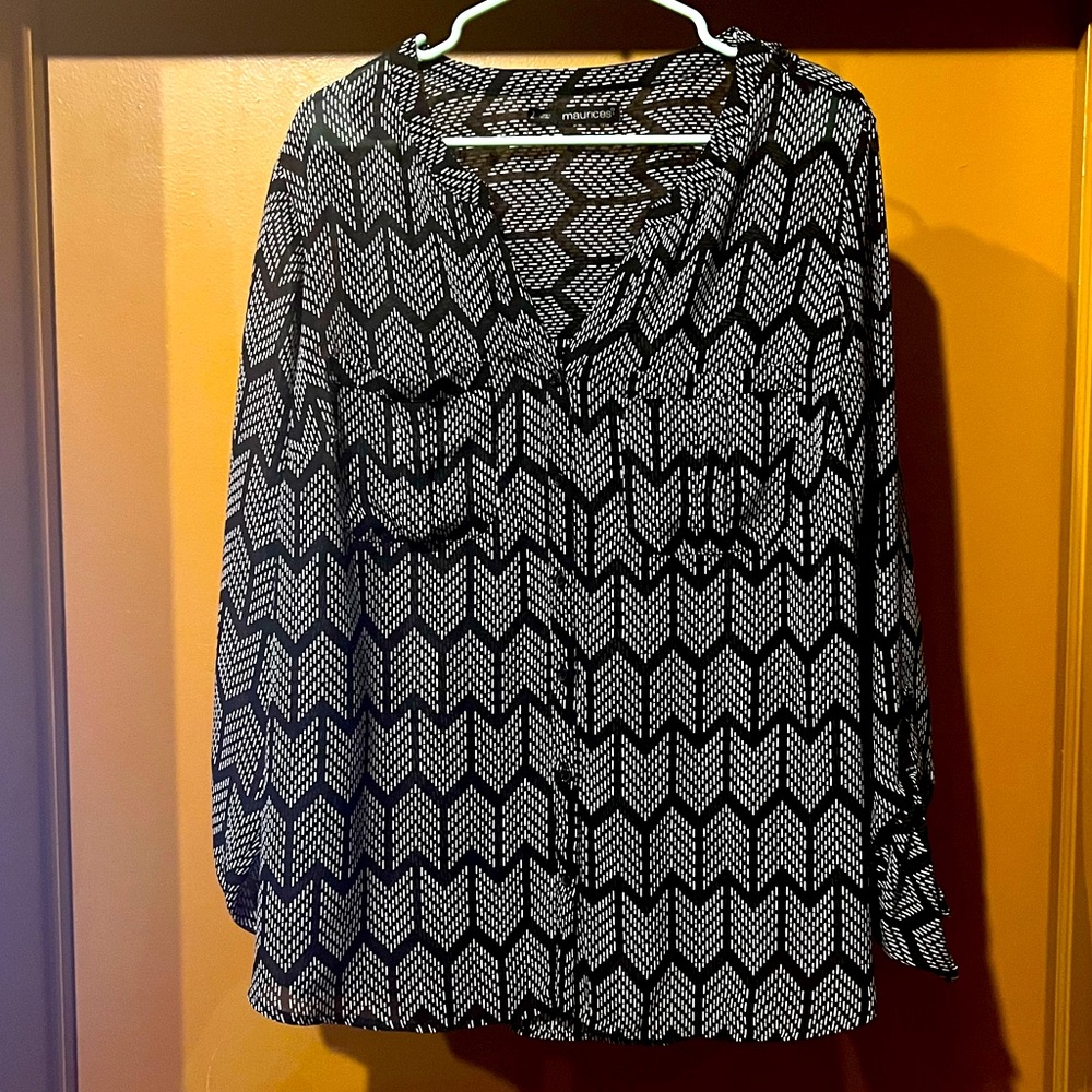 Maurices black chevron print dress blouse size 2